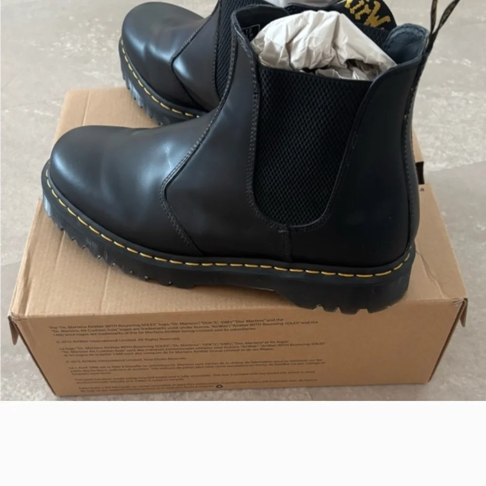 Dr. Martens Leather Chelsea Boots 2976 Bex Smooth - Picture 6 of 10